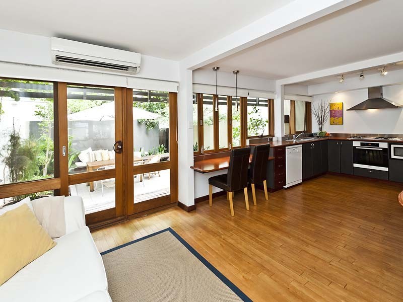 2 Freshwater Close, Claremont WA 6010