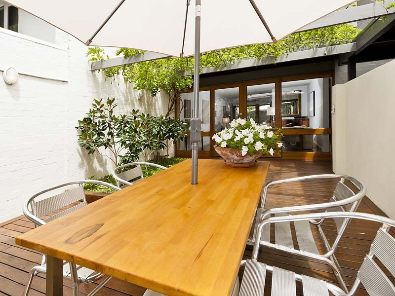 2 Freshwater Close, Claremont WA 6010