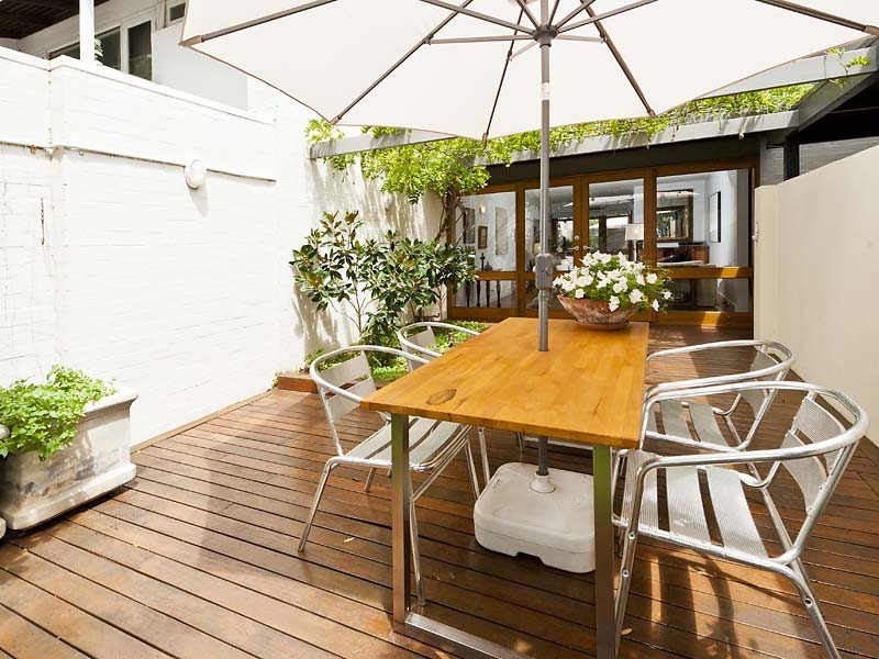 2 Freshwater Close, Claremont WA 6010