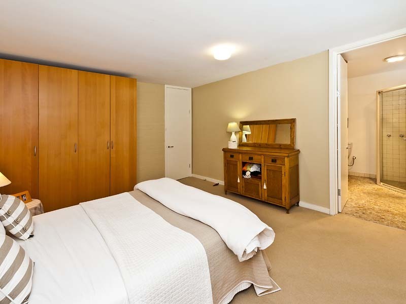 2 Freshwater Close, Claremont WA 6010