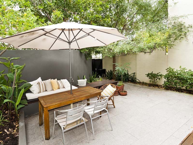 2 Freshwater Close, Claremont WA 6010