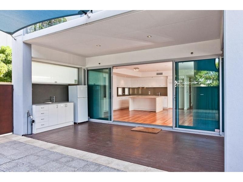 2/11 Altona Street, West Perth WA 6005