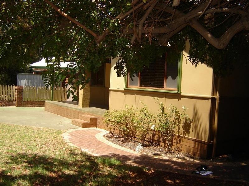 1 Holmes Place, Hilton WA 6163