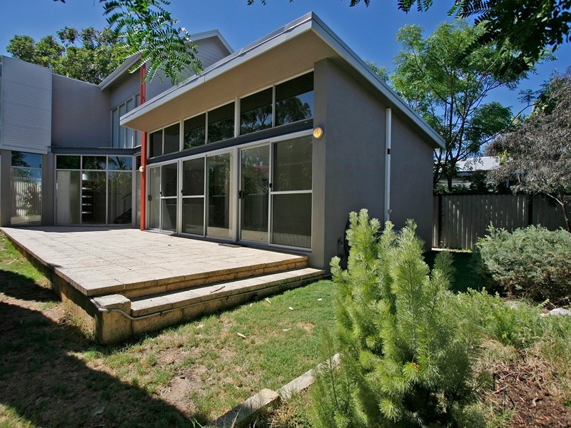 57 Wood Street, White Gum Valley WA 6162