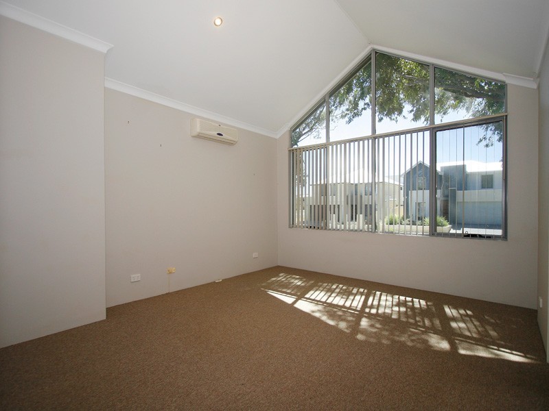 57 Wood Street, White Gum Valley WA 6162