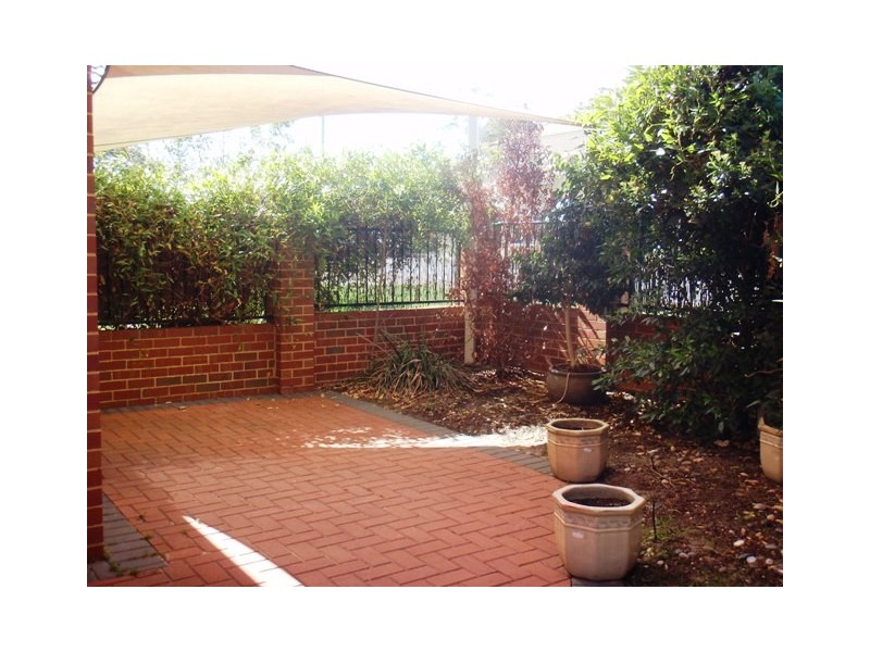 31 Foss Street, Bicton WA 6157