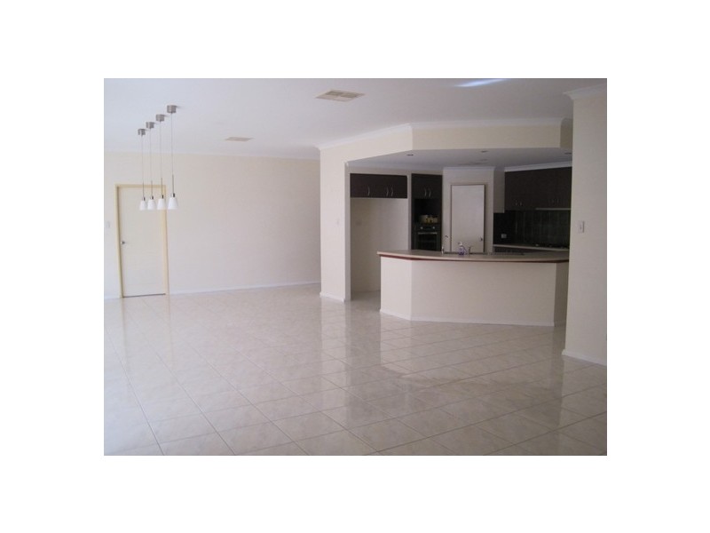 51 Chivalry Way, Atwell WA 6164