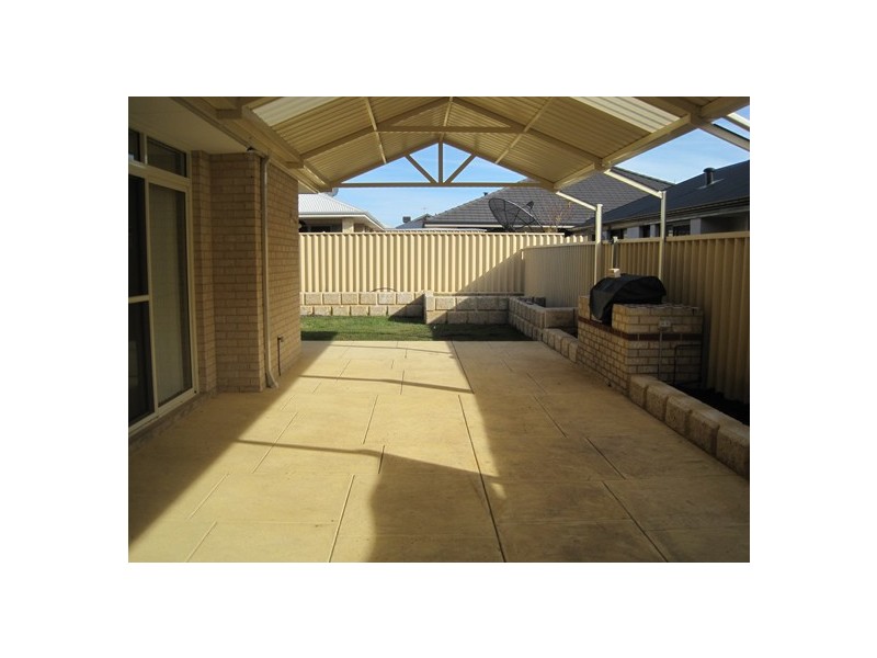 51 Chivalry Way, Atwell WA 6164