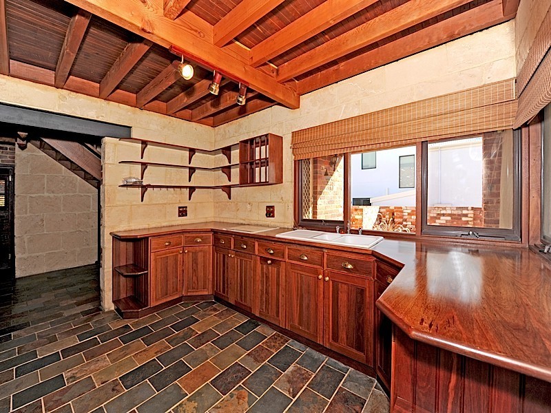 66 Thompson Road, North Fremantle WA 6159