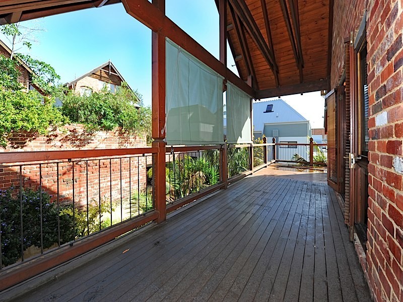 66 Thompson Road, North Fremantle WA 6159