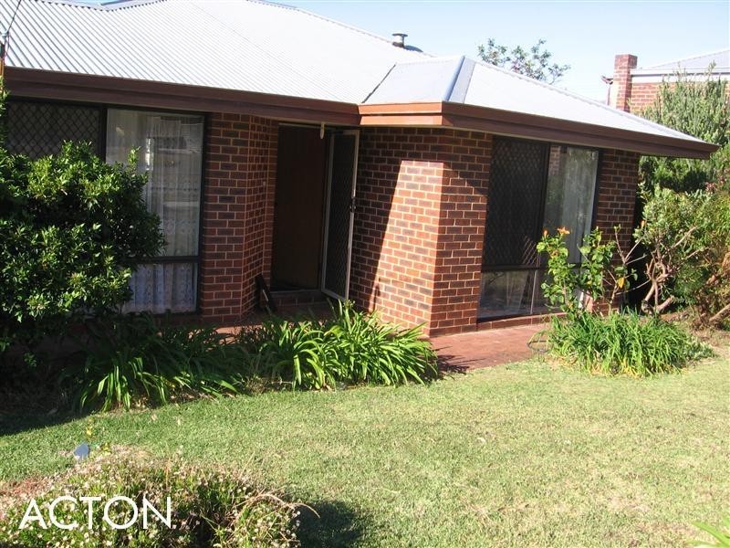 2/63 McKimmie Street, Palmyra WA 6157