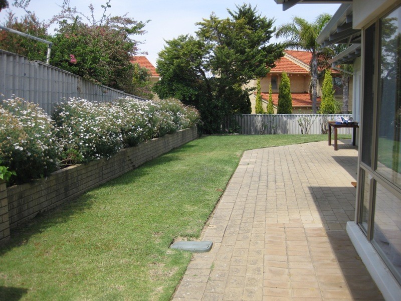 28A Money Road, Melville WA 6156