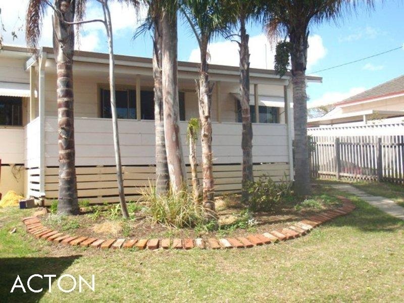 16 Butson Street, Hilton WA 6163