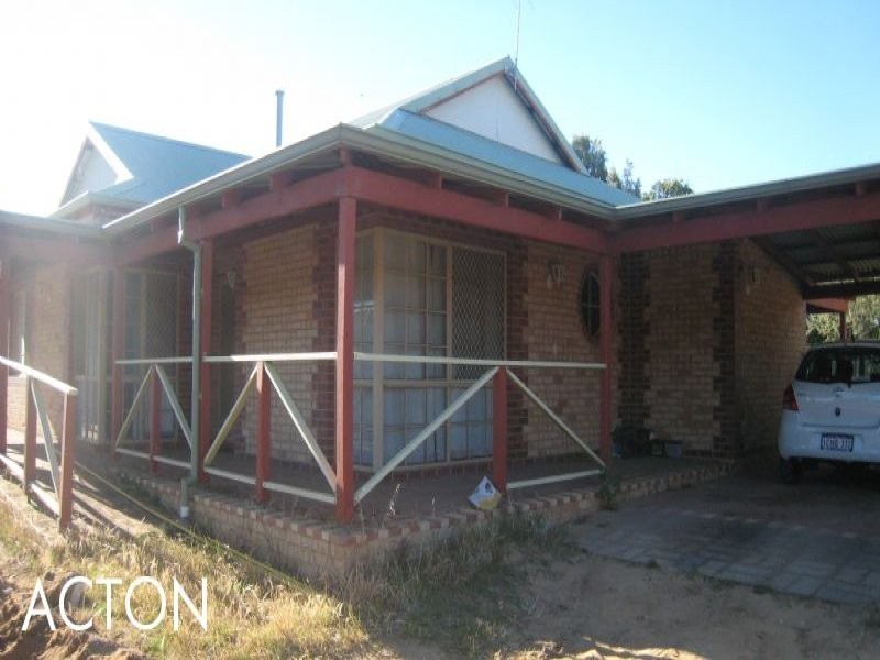 27B Strode Avenue, Hamilton Hill WA 6163