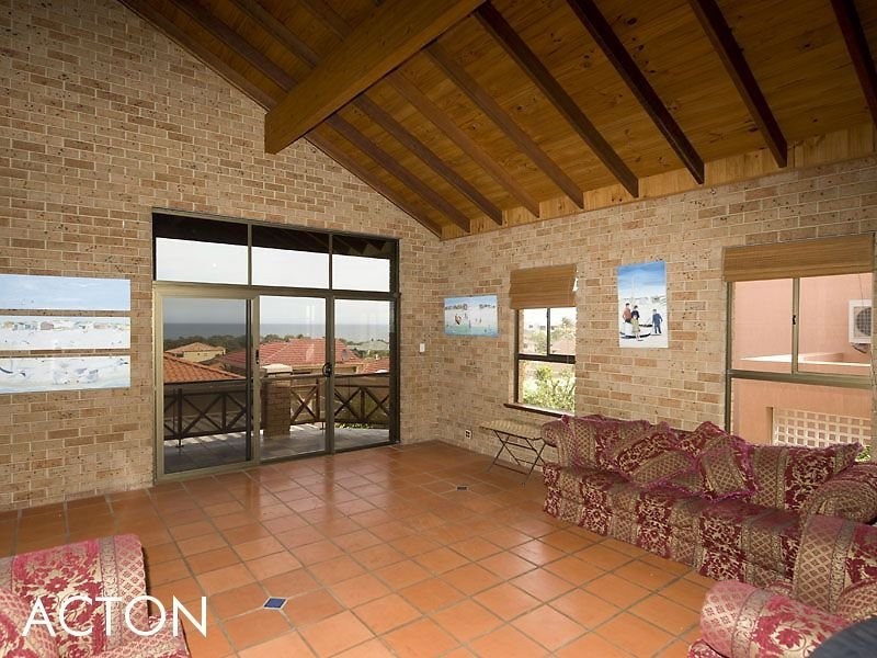 4 Hayman Court, Coogee WA 6166