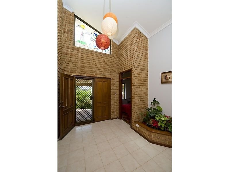 4 Hayman Court, Coogee WA 6166