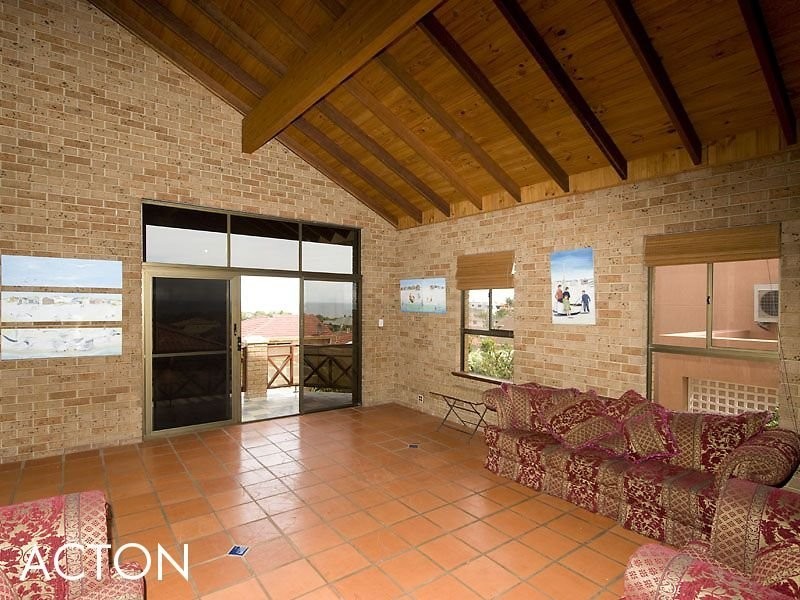 4 Hayman Court, Coogee WA 6166