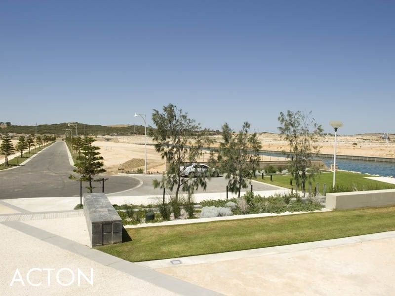 25 Chelydra Point, North Coogee WA 6163