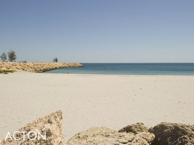 25 Chelydra Point, North Coogee WA 6163