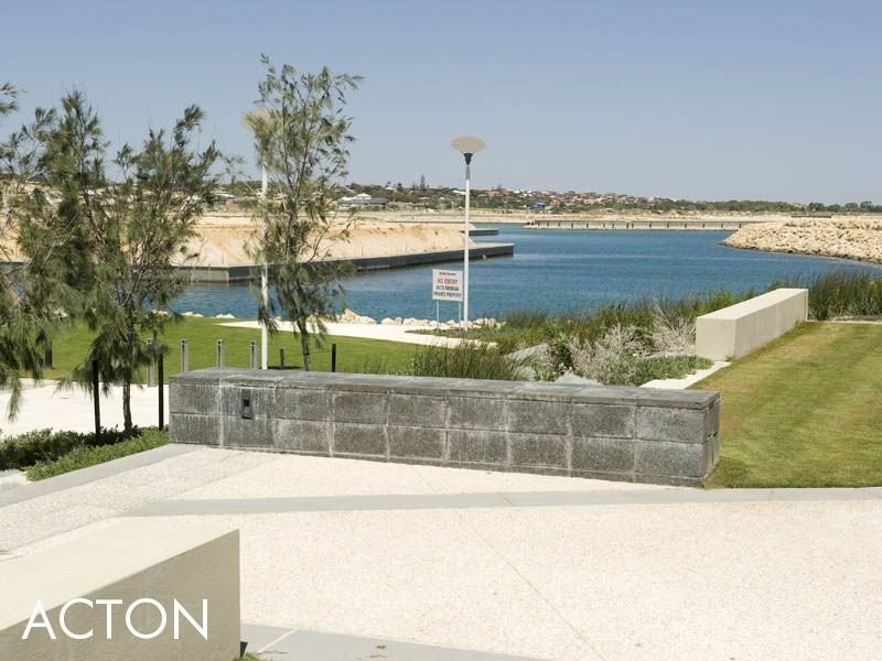 25 Chelydra Point, North Coogee WA 6163