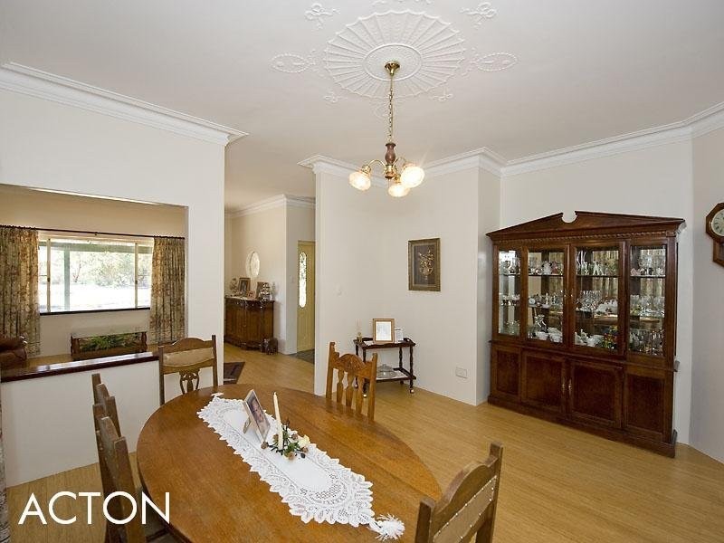 22 Wolfe Road, Oakford WA 6121