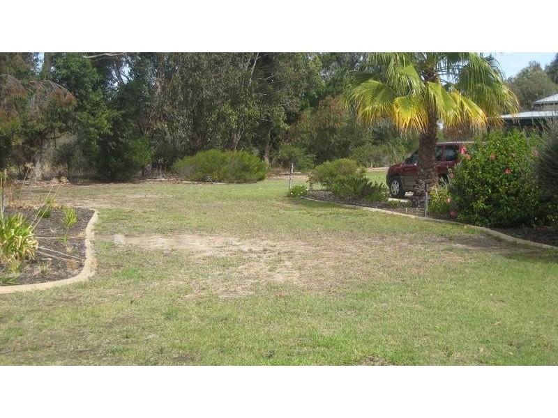 22 Wolfe Road, Oakford WA 6121