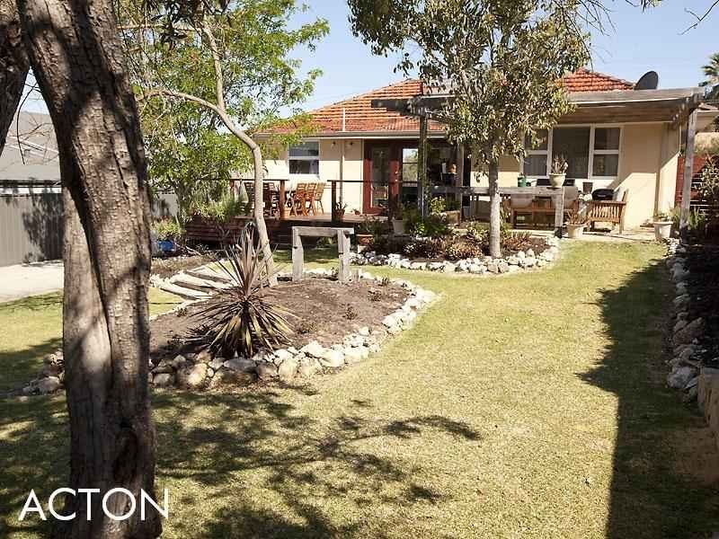 172 South Street, White Gum Valley WA 6162