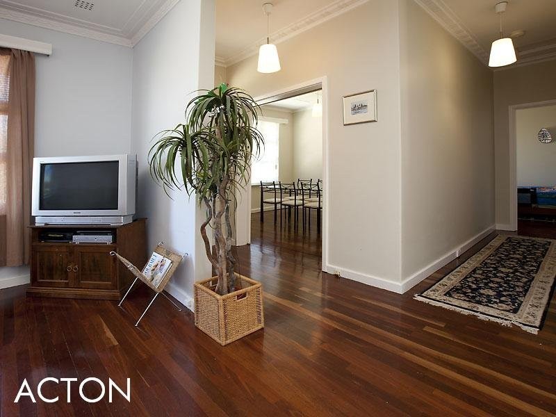 172 South Street, White Gum Valley WA 6162