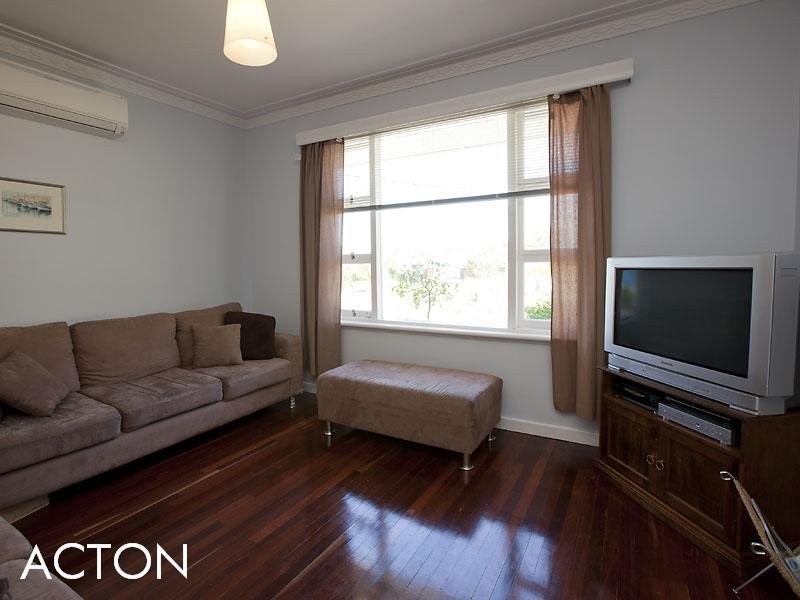 172 South Street, White Gum Valley WA 6162