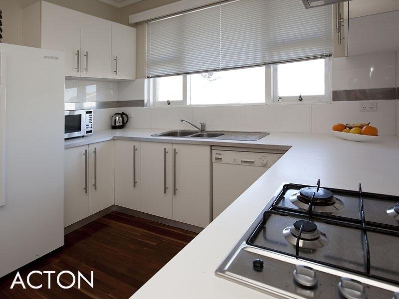 172 South Street, White Gum Valley WA 6162