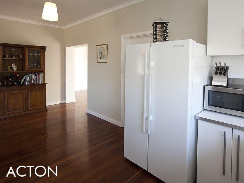 172 South Street, White Gum Valley WA 6162