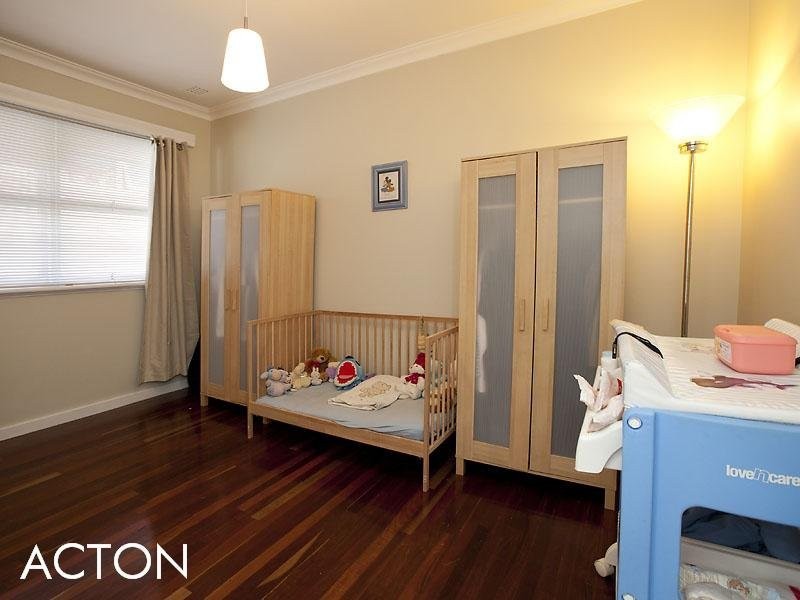 172 South Street, White Gum Valley WA 6162