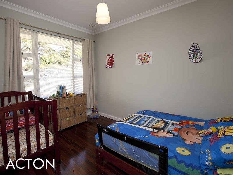 172 South Street, White Gum Valley WA 6162