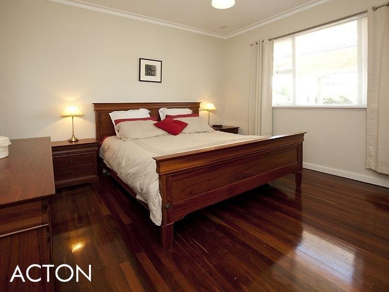 172 South Street, White Gum Valley WA 6162