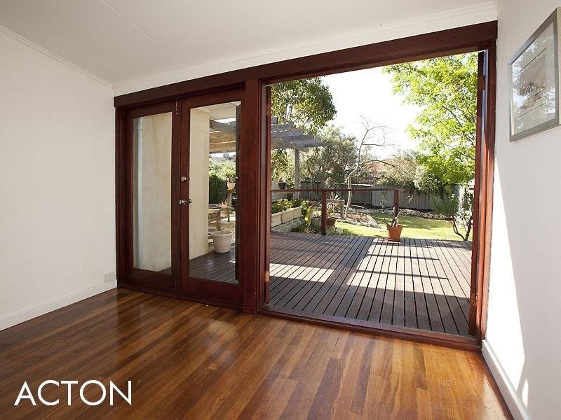 172 South Street, White Gum Valley WA 6162