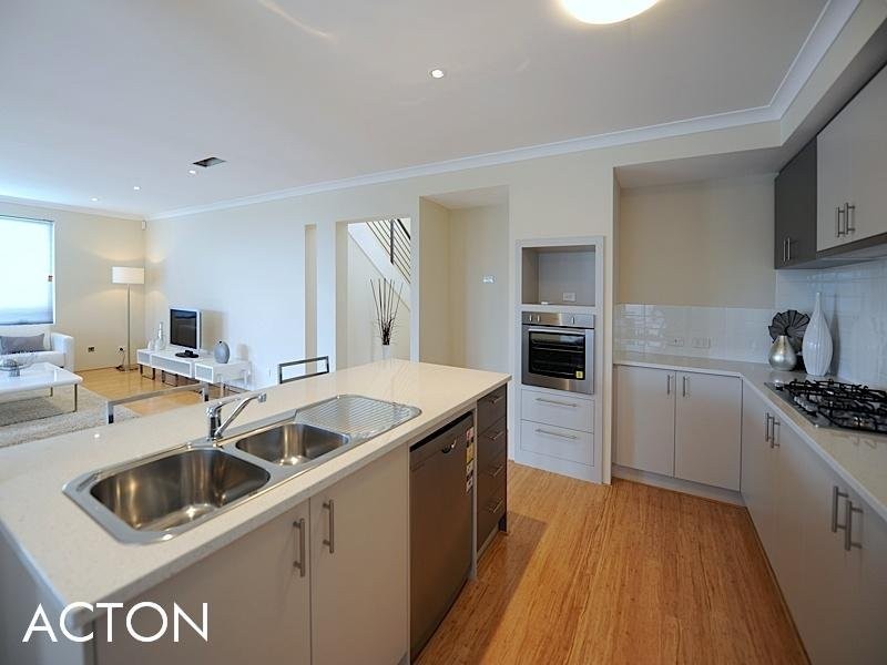 19 Long Street, Beaconsfield WA 6162