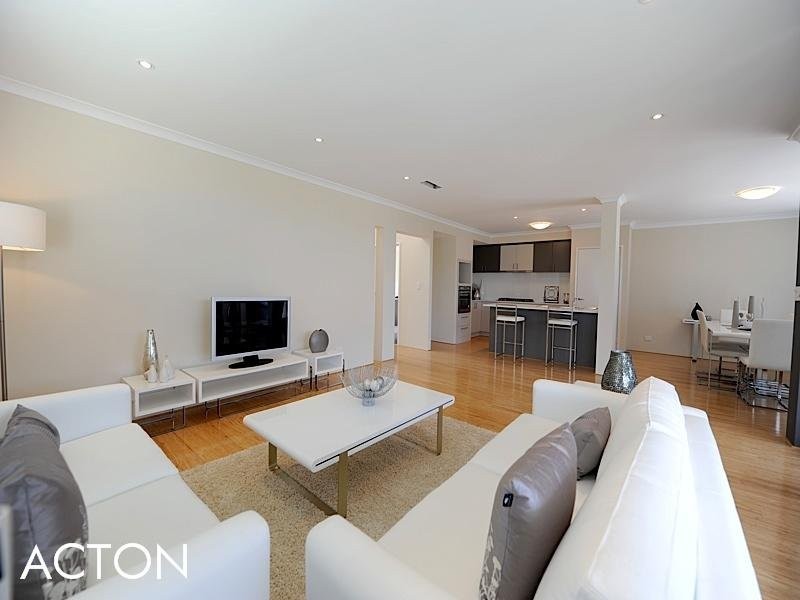19 Long Street, Beaconsfield WA 6162