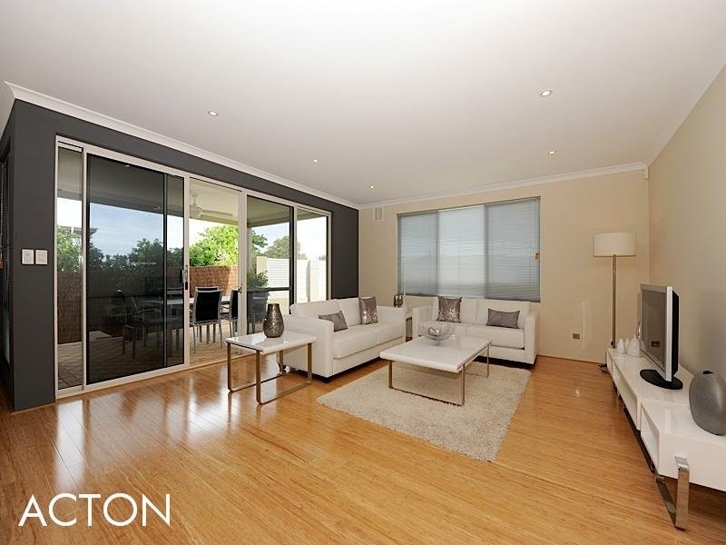 19 Long Street, Beaconsfield WA 6162