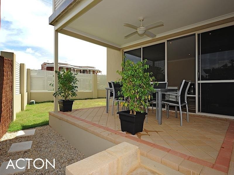 19 Long Street, Beaconsfield WA 6162
