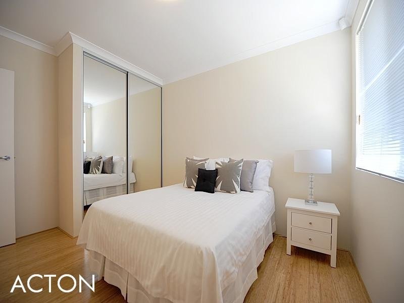 19 Long Street, Beaconsfield WA 6162