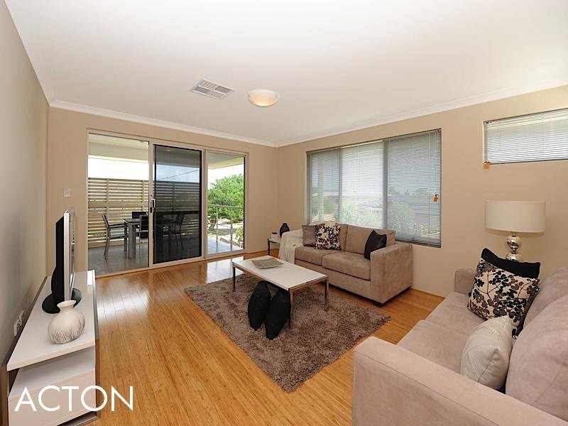 19 Long Street, Beaconsfield WA 6162