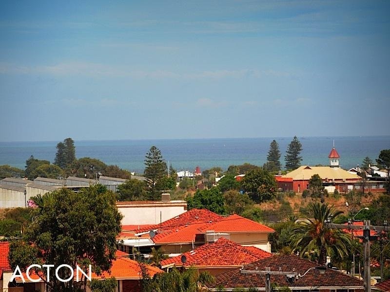 19 Long Street, Beaconsfield WA 6162