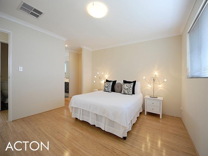 19 Long Street, Beaconsfield WA 6162