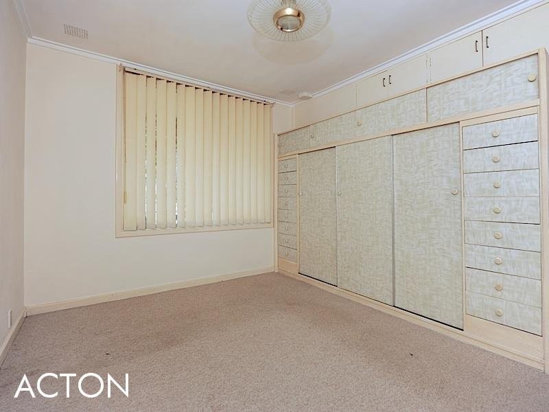 32 Pass Crescent, Beaconsfield WA 6162