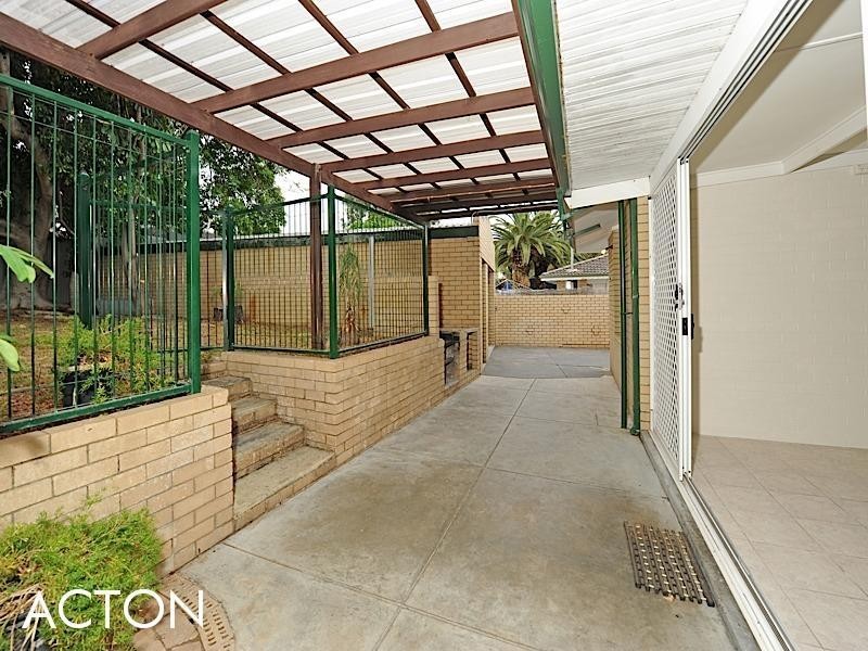 32 Pass Crescent, Beaconsfield WA 6162