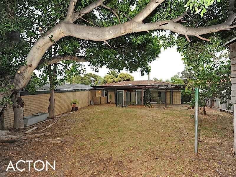32 Pass Crescent, Beaconsfield WA 6162