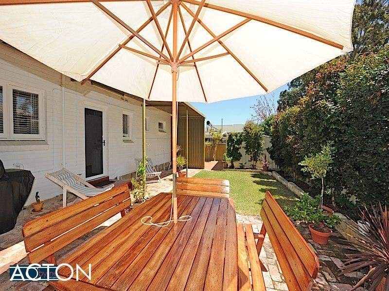 11 Coldwells Street, Bicton WA 6157