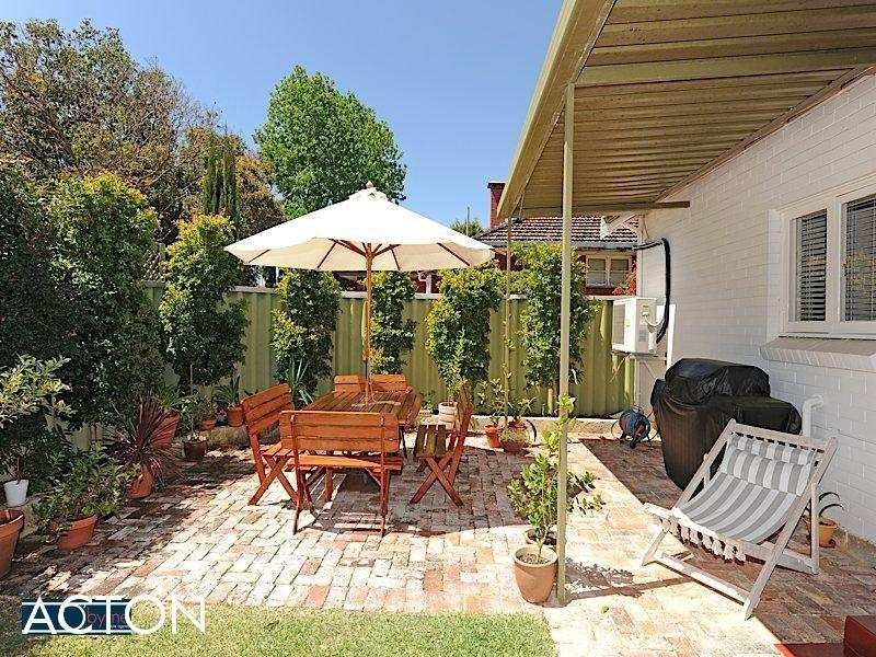 11 Coldwells Street, Bicton WA 6157