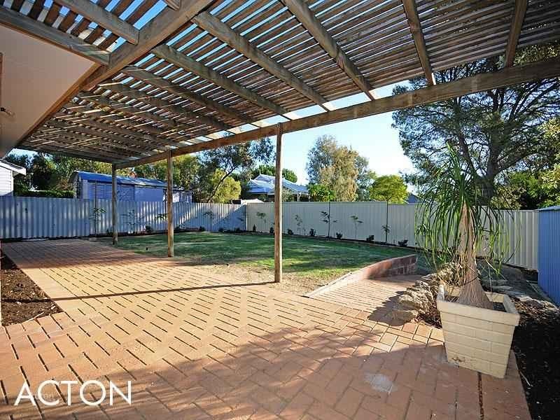 27 Grigg Place, Hilton WA 6163