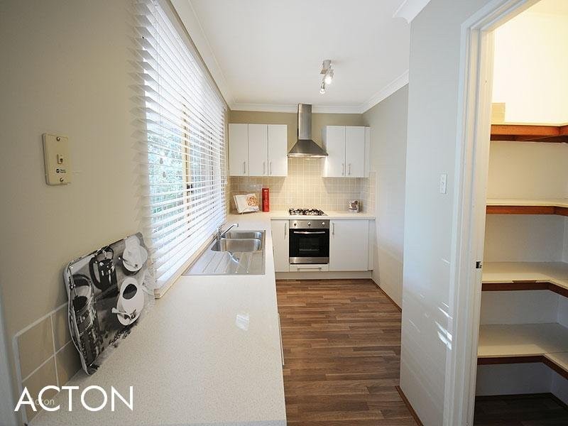 27 Grigg Place, Hilton WA 6163
